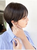 マッシュショート前髪長めハンサムショート黒髪ショート襟足短め