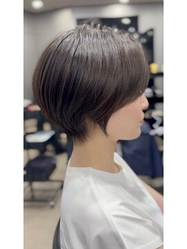 ハルキ ミナト ジャパン オオサカ(HARUKI MINATO japan OSAKA) 大人ショート 40代50代60代ヘア 白髪 大阪ショート 梅田