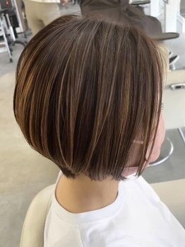 ヘアーアンドエステティック ヴェリス(hair&esthetic Velis)の写真/小顔効果と軽やかさで大人気のレイヤーカットもVelisで♪髪質、顔型に合わせ一番似合う可愛いを提案。