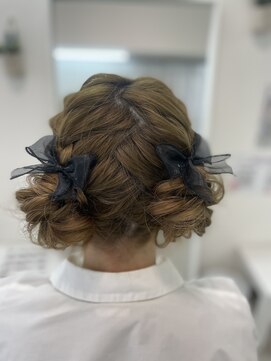 ホワイト 東京新宿店(White) 編み込みツインお団子