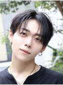 メンズヘア黒髪センターパート韓流ショートコンマバング