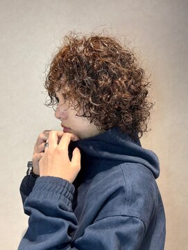 ヘアーアンドメイク ビス(HAIR&MAKE bis) 海外風パーマ　ハードパーマ【kotomi】