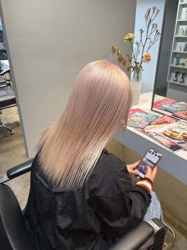 ジゼラ(GISELA) ホワイトベージュ