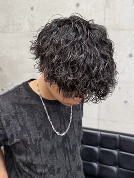 話題のツイストスパイラル＆フェザーパーマが予約殺到中!カッコよくオシャレなmen'sパーマはmerci横浜へ!