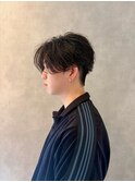刈り上げセンターパートフェザーパーマツーブロックメンズカット
