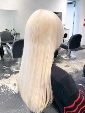 ティアム 渋谷店(Tiam shibuya) ダブルカラー/ケアブリーチ/ハッシュカット/小顔カット/韓国