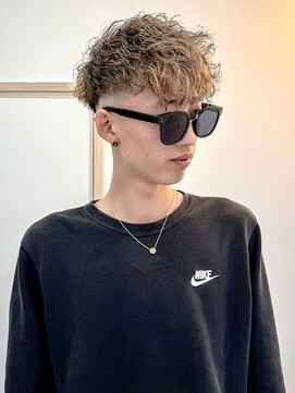 ライフイズ ゴート(Life is...GOAT) バロック風スペインカール