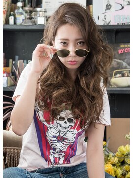 オーガスト ヘア ネイル(AUGUST hair nail) 外人風かきあげスタイル　／３Dカラー　横浜