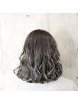 シュプバイトゥーミー(sup.by tomee)&nbsp;パールグレー【担当　末吉】