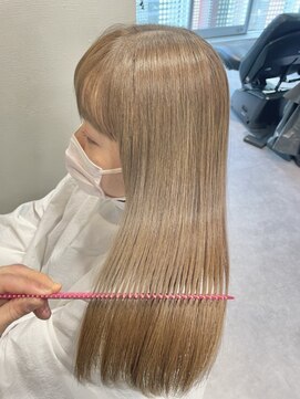 フーチー クーチー アマティー 豊中店(FUCHI KUCHI amati) @fuchi_kuchi.okada[豊中/髪質改善ブリーチ毛/酸性縮毛矯正］