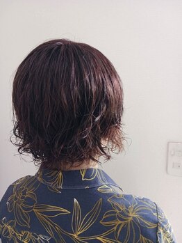 髪の毛のクセや特徴を踏まえお客様の希望に合わせたヘアスタイルをご提案！再現性の高いカット技術が好評☆