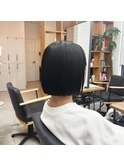 顎下2センチ前髪あり切りっぱなしボブ