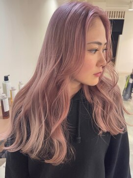 イリ 梅田(ili) ハイライトカラーミルクティーベージュレイヤーカット