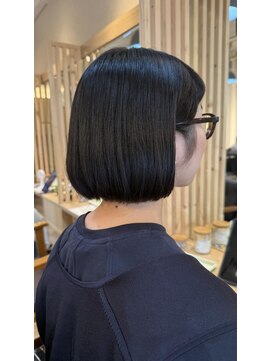 ヴィサージュヴィフ パワード バイ モンス(VISAGEVIF POWERED BY MONS) 切りっぱなしボブ