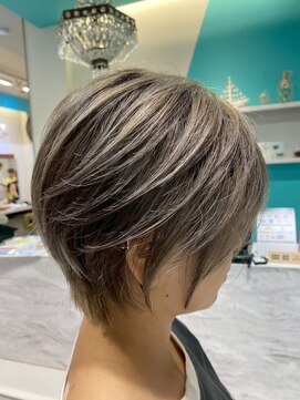 アース オーセンティック 岡山青江店(EARTH Authentic) くびれショート