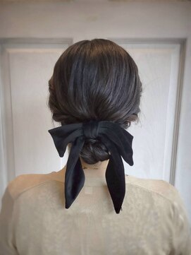 アロマ ヘアー ルーム 新宿3号店(AROMA hair room) 大人可愛いローポニーアレンジ/上品まとめ髪/リボンアレンジ