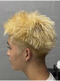 イメチェンにピッタリハイトーンスパイキーショート