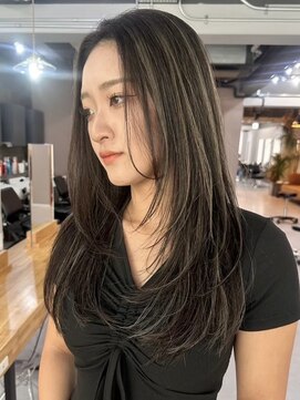 レブ 四条烏丸(Reb,) レイヤーカットロングハイライトブリーチ前髪なし３０代４０代