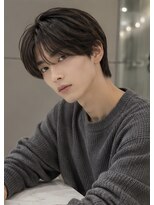 ベル 新宿(Belle)&nbsp;韓国ヘア　カルマパーマ　センターパート　毛流れヘア