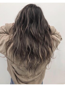 アライブ キチジョウジ(ALIVE Kichijoji) エアータッチバレイヤージュ白髪ぼかし／ケアブリーチハイライト