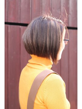 ココアール けやき通り(COCO.R) 【前下がりボブ】 ネープすっきりハイネックを着る♪