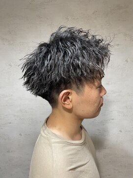 クオンヒール(QUON HEAL) 刈り上げアップバングショートツイストスパイラル