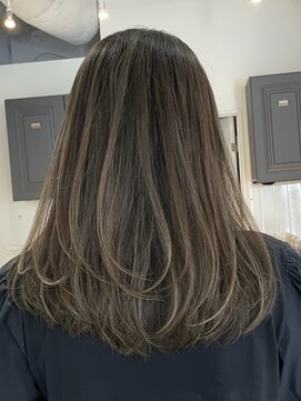 ヨロ 小岩(YOLO) ハイライトカラーミルクティーベージュケアブリーチダブルカラー