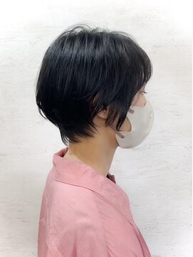 アンジェリカ(Angelica Total Beauty Lifestyle Design) くびれレイヤーショートアッシュブラック小顔カット