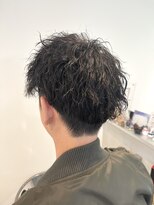 ロミーオム 本厚木(ROMMY. Homme)&nbsp;ツイストスパイラルパーマメンズ刈り上げスタイル