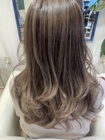 チェルマ(Cieluma)&nbsp;アッシュベージュのデザインカラー