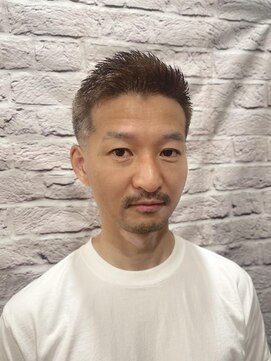 グレイスフル バーバープラチナム 六本木店(Graceful Barber platinum) アッシュカラースパイキーショート