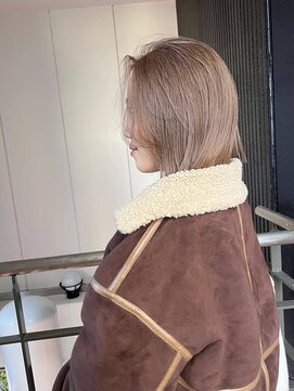 ウェイビーズ(WAVY'S) beigeとmini bob。