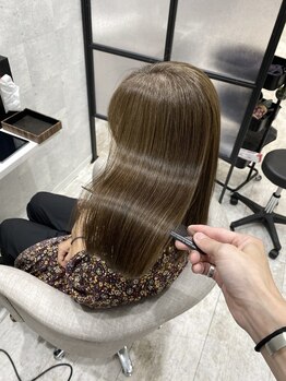【姫路駅徒歩3分/半個室】TOKIOトリートメントで驚きのツヤと潤いを与え、指通り滑らかな美髪へ☆