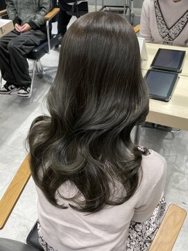 リス バイ ソヨン(Lis by SOYON) 黒髪/オリーブグレー/ココアベージュ/レイヤーカット/韓国ヘア