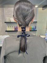 ケンジ 横浜(KENJE)&nbsp;タイトヘア/ベロアリボン/編みおろし/お呼ばれヘア/結婚式