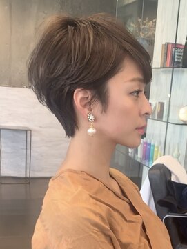 ロビー 青山(ROBBY) ベリーショート/耳だしショート/大人ショート/ピクシーカット