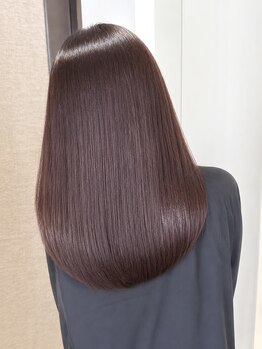 ジャパン ホンテン(JAPAN HONTEN)の写真/ダメージレスで柔らかい質感と手触りに感動☆髪質やクセに合わせて、自然な美髪矯正で毛先までスルンと◎