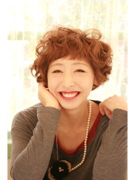 アンプレヴーアジュテ(Impre'vu ajoute) 明るめベージュカラーのショーボブ