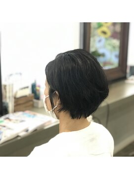 プティボヌール(petit bonheur) くせっ毛ボブ