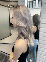 リリー(Lilley)&nbsp;【Lilley 稲永麻衣】ホワイトベージュ+ブリーチ+ハイトーン