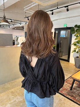 メリー オオサカ(Merly Osaka) 明るすぎないハイトーンカラー_艶くすませブラウン_