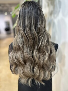 メリー オオサカ(Merly Osaka) 後ろ姿ステキ！超ロングバレイヤージュ_contrast greige_