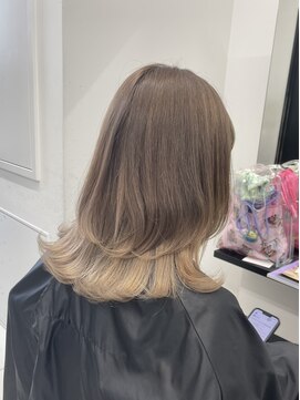 アライブ キチジョウジ(ALIVE Kichijoji) ミルクティーベージュグラデーションカラー