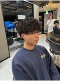 スパイラルパーマ　プードルパーマ　ウルフカット　眉毛　メンズ