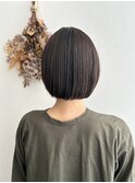 コンパクトな切りっぱなしボブ