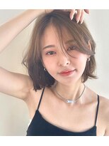 イヴォークトーキョーオーサカ(EVOKE TOKYO osaka) ボブ カット 可愛い おしゃれ ベージュ カラー コテ巻き似合わせ