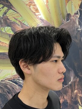 ヨシザワインク プレミアム 横浜 桜木町店(YOSHIZAWA Inc. PREMIUM) ツーブロックセンターパートマッシュ波巻きツイスパナチュラル