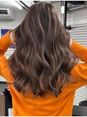 黒髪　ボブルフ　ネビージュ　小顔　ワンレン　スペインカール