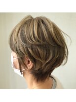 アトリエファゴ ハナミズキ店&nbsp;マッシュハイライトショート