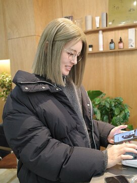 パークホワイト 代官山(PARK White) ボブウルフハッシュカットショートウルフボブ小顔カット